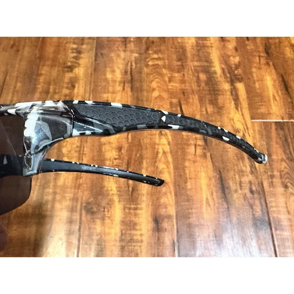 LRI AMP Sport 129176 Black & White Camo Wrap Sunglasses - EUC!